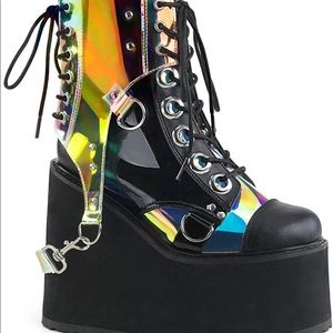 Size 10 holographic platforms